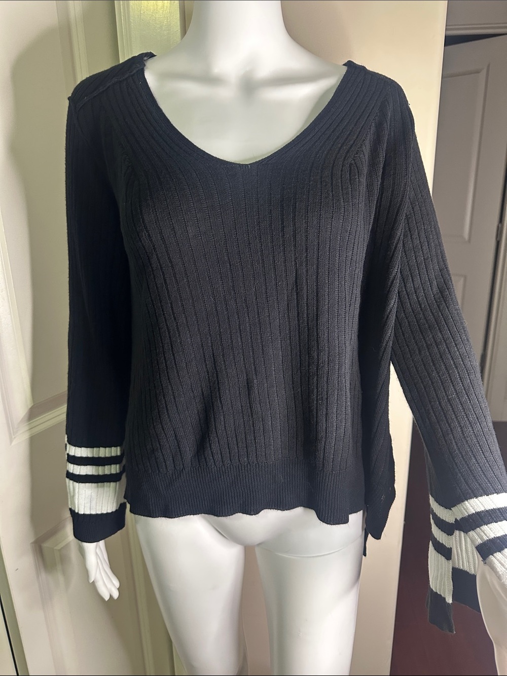 Skylar+Madison Black Ribbed V-Neck Sweater Striped Cuffs Size M